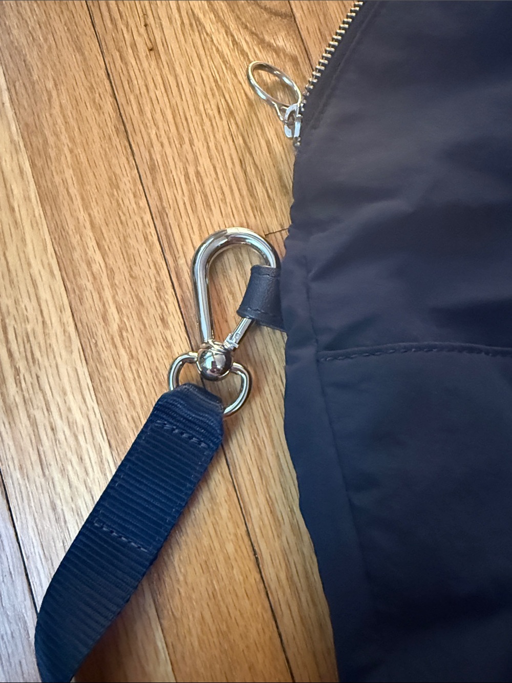lululemon athletica Navy Zip Pouch with Metal Logo Plate - Picture 4 of 8